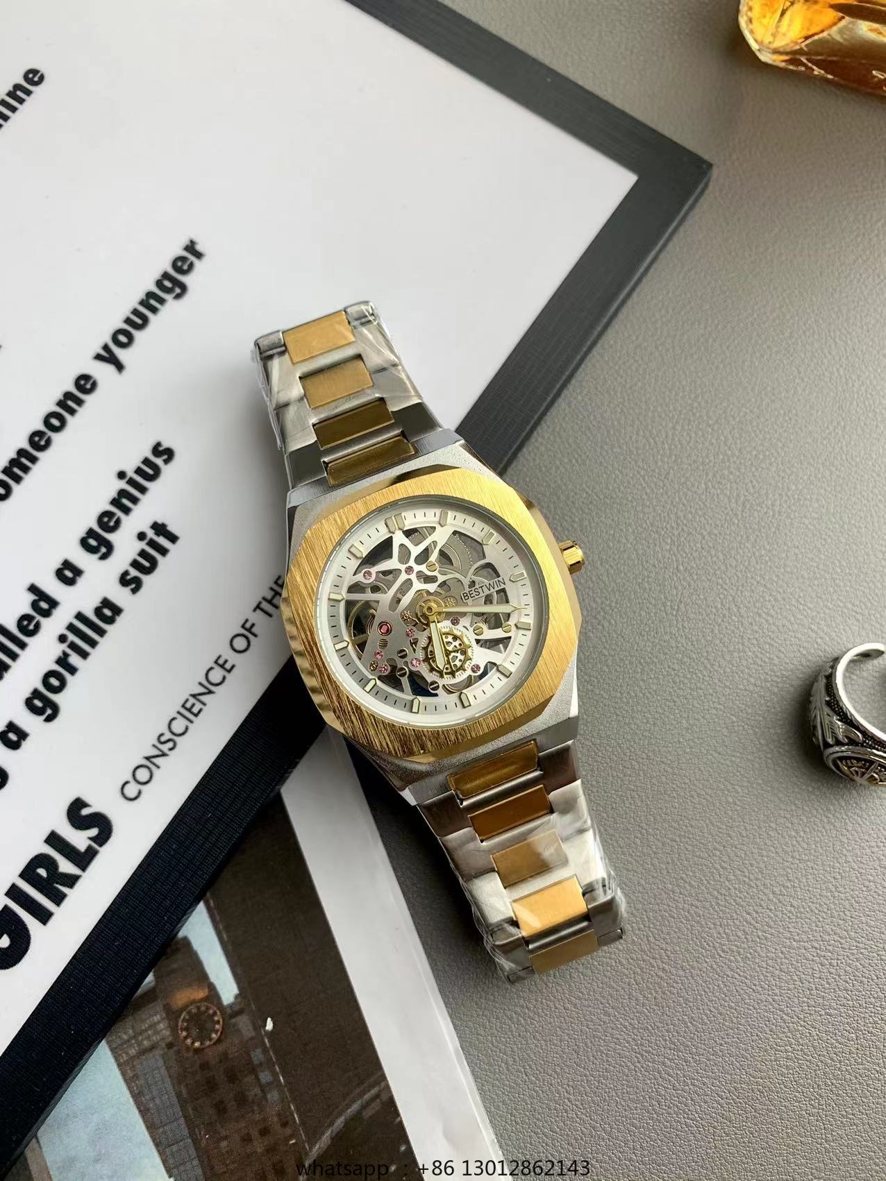 Orologio quadrato piccolo al q - Luxury Watch Green recensione e prezzo