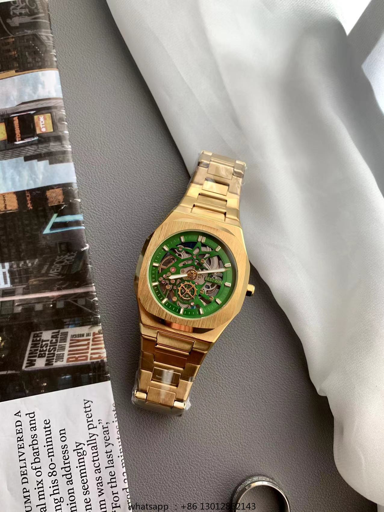 Orologio quadrato piccolo al q - Luxury Watch Green recensione e prezzo