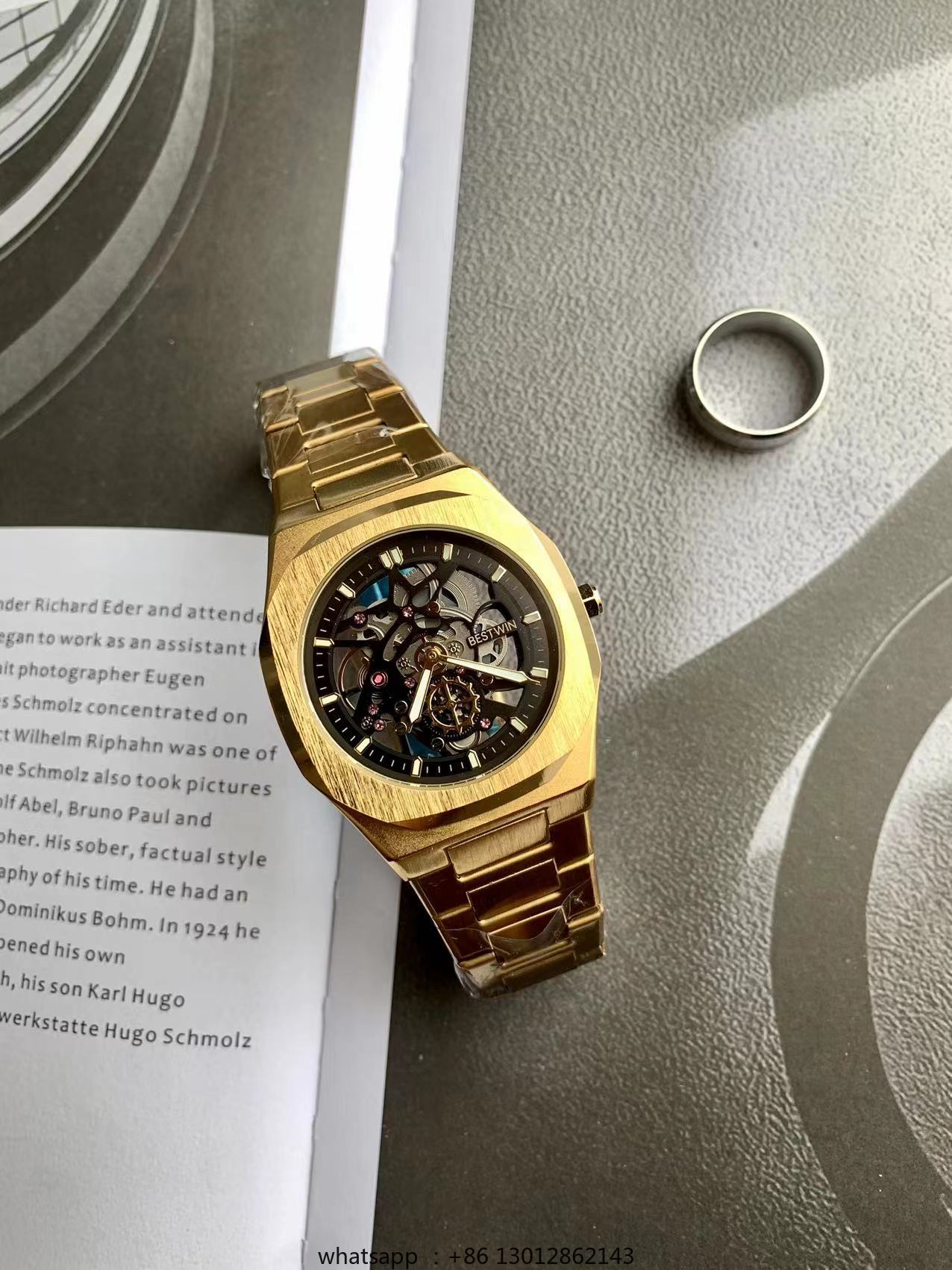 Orologio quadrato piccolo al q - Luxury Watch Green recensione e prezzo