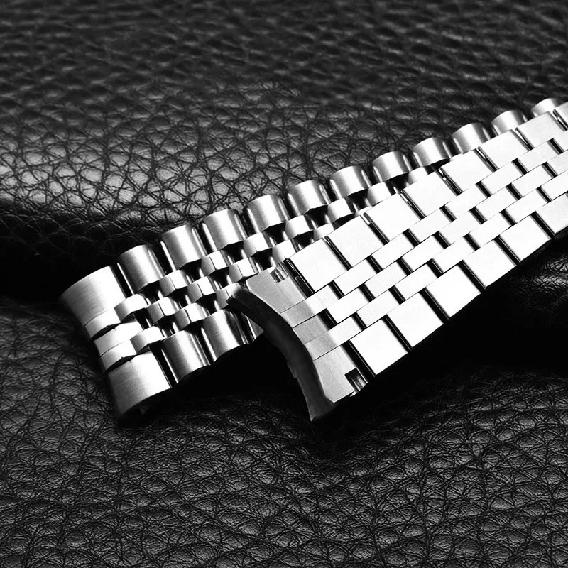 Solido cinturino in acciaio in - Luxury Watch Class recensione e prezzo
