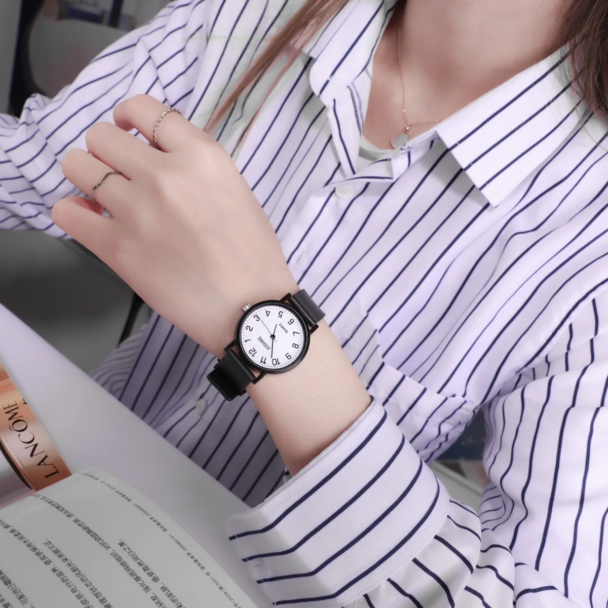 Semplice orologio nero Orologi - Luxury Watch Girl recensione e prezzo