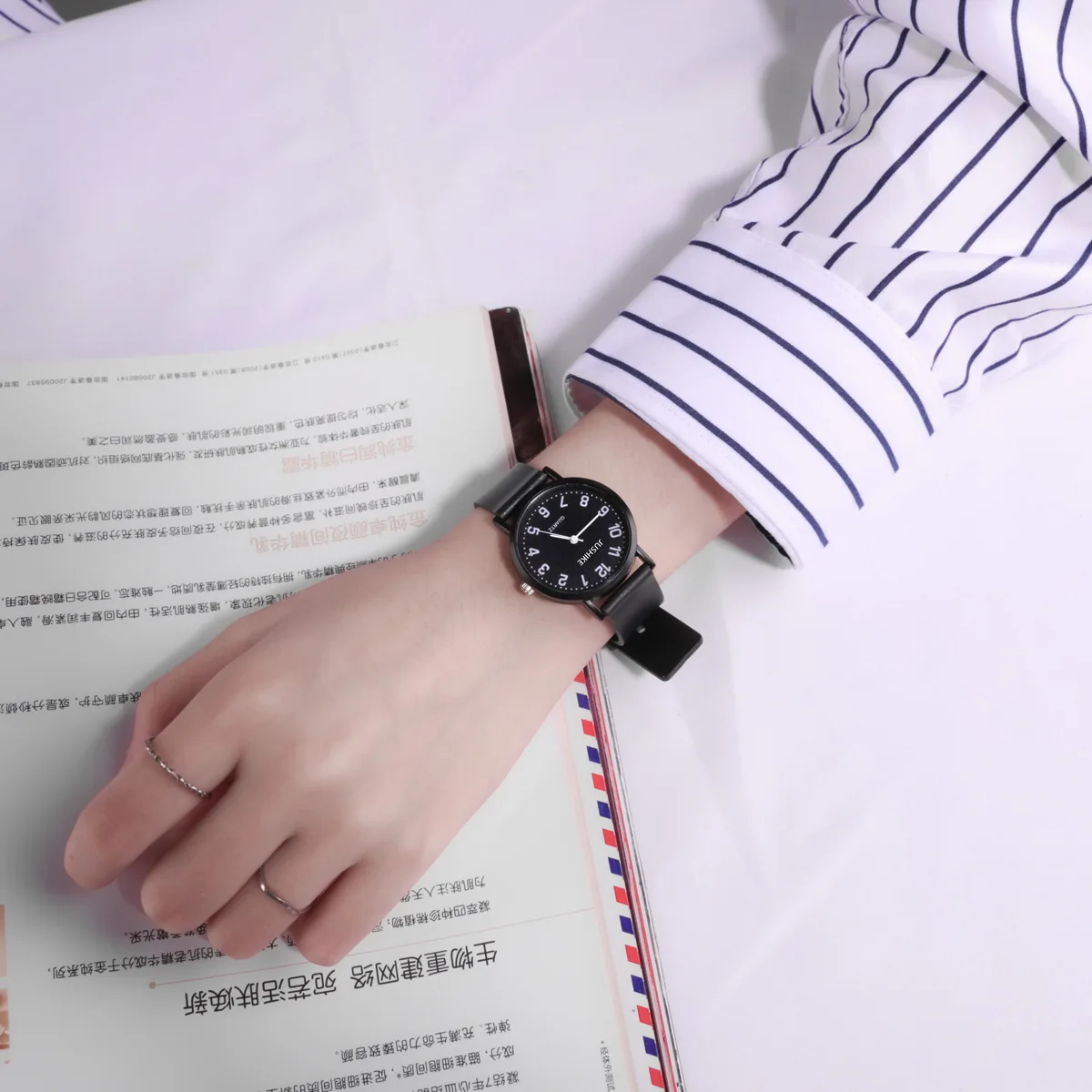 Semplice orologio nero Orologi - Luxury Watch Girl recensione e prezzo
